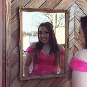 Meet your Posher, Caitlyn